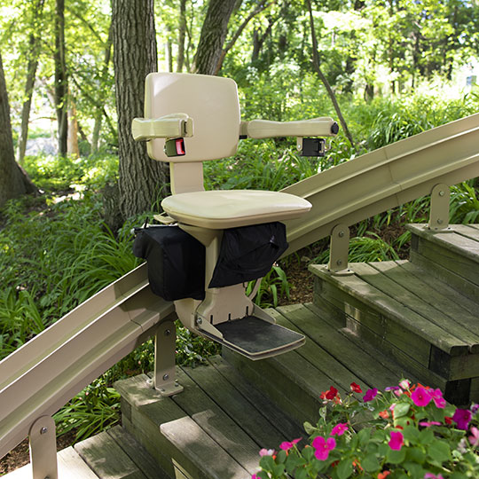 bruno-elite-curved-outdoor-stair-lift