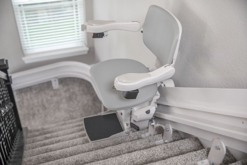 Bruno-Elite-curved-stairlift