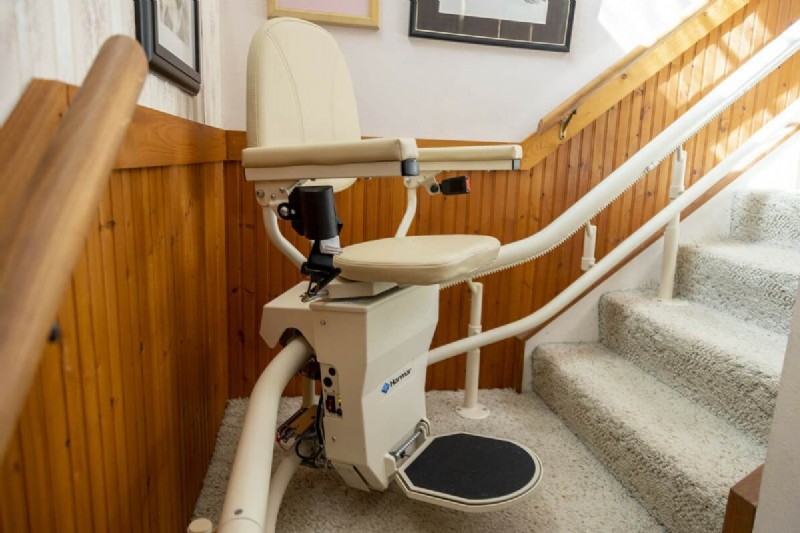 Harmar-Helix-curved-stairlift