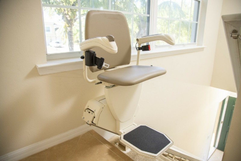 Harmar-SL600-stairlift